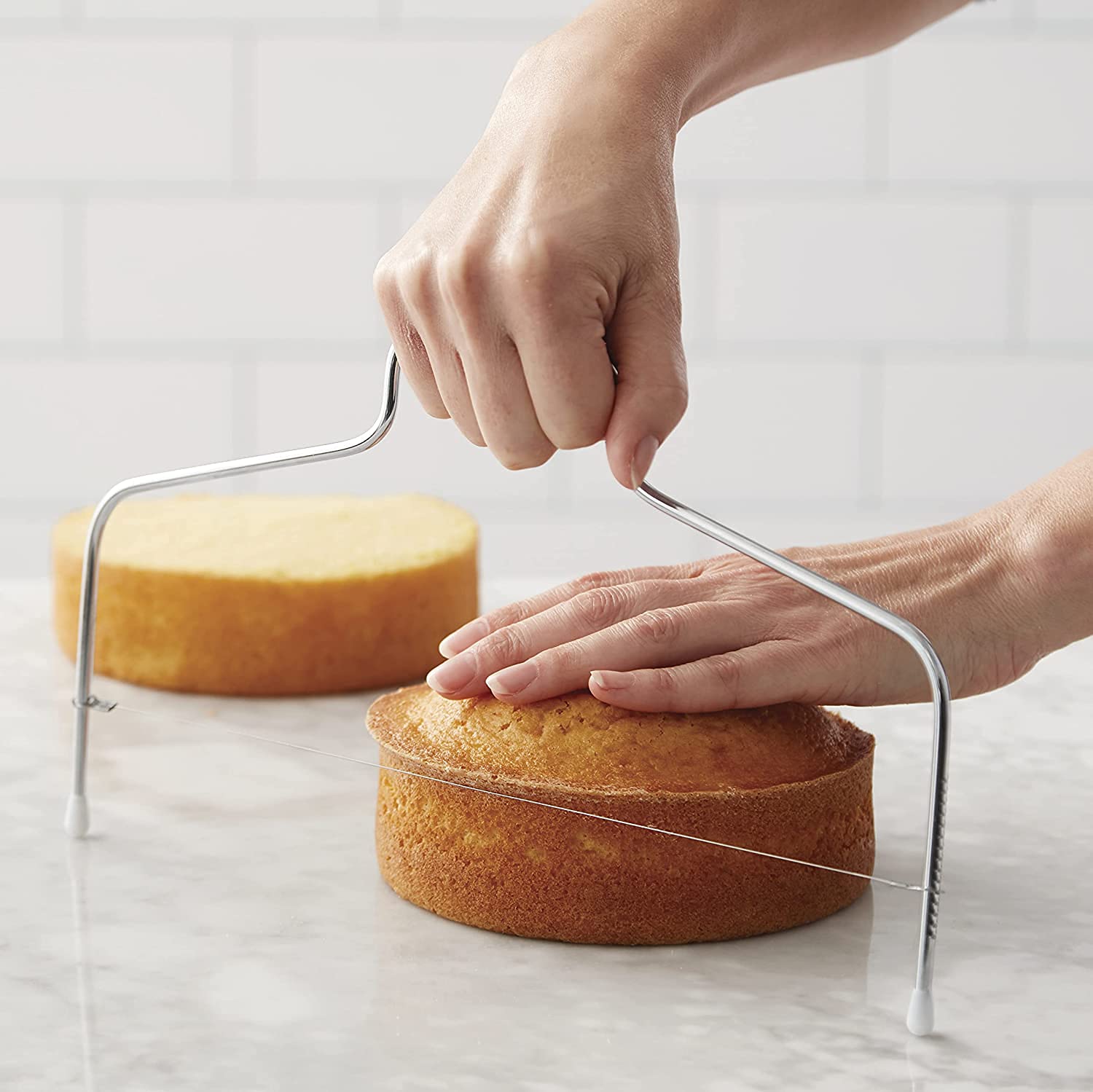 Horizontal Cake slicer - Horizontal layer cake cutting machine - Horizontal  slabbing products - YouTube
